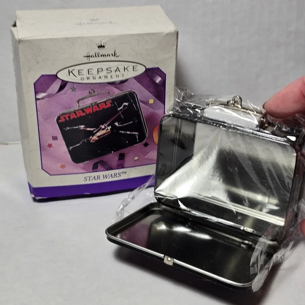 Hallmark Keepsake Ornament Star Wars‎ Mini Pressed Tin Lunch Box 1998